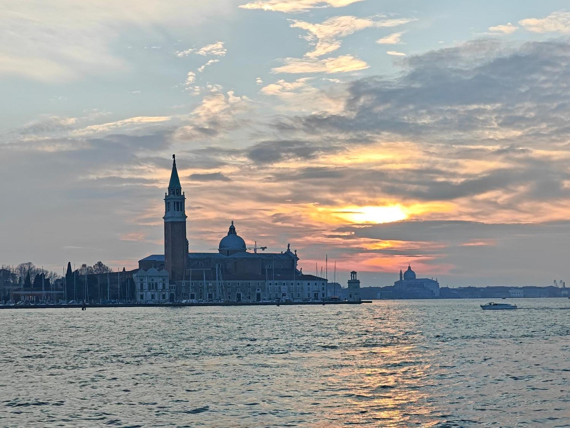 Castello Canal View البندقية المظهر الخارجي الصورة